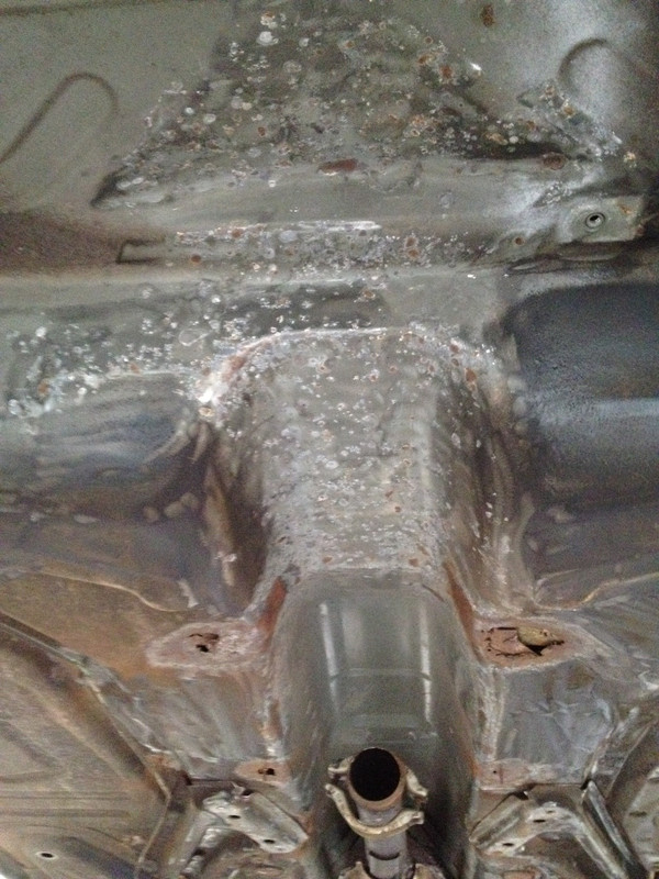 centre exhaust heat shield floor rot1