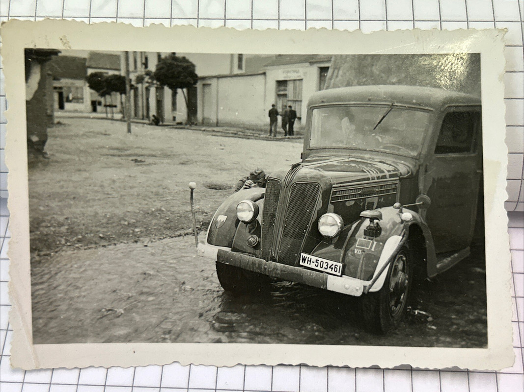 Foto Wk2 Wehrmacht Fahrzeug Kfz Pkw LKW Soldaten Front Kampf (1)