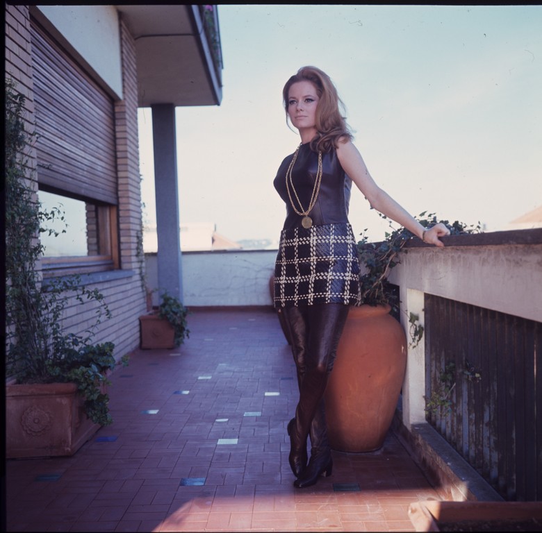 luciana_paluzzi_b05
