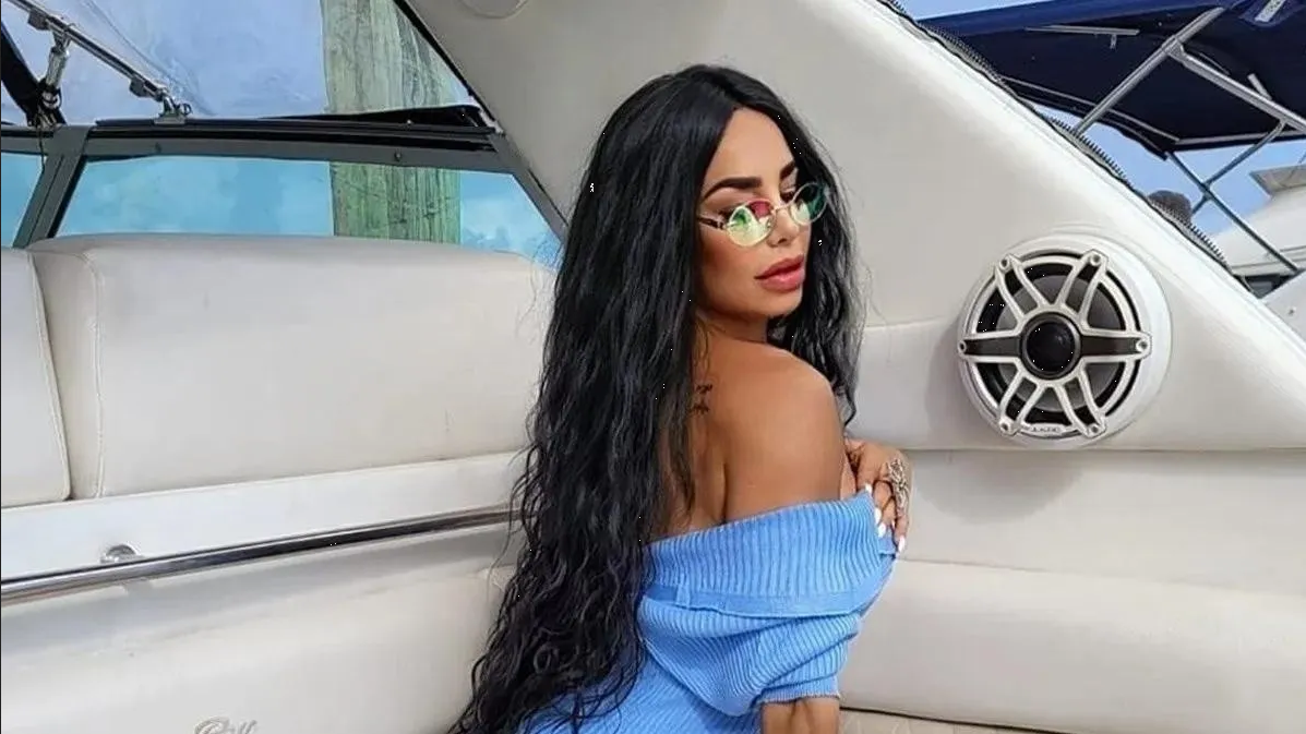 Atrevidas fotos de Lis Vega retan a la censura en Instagram