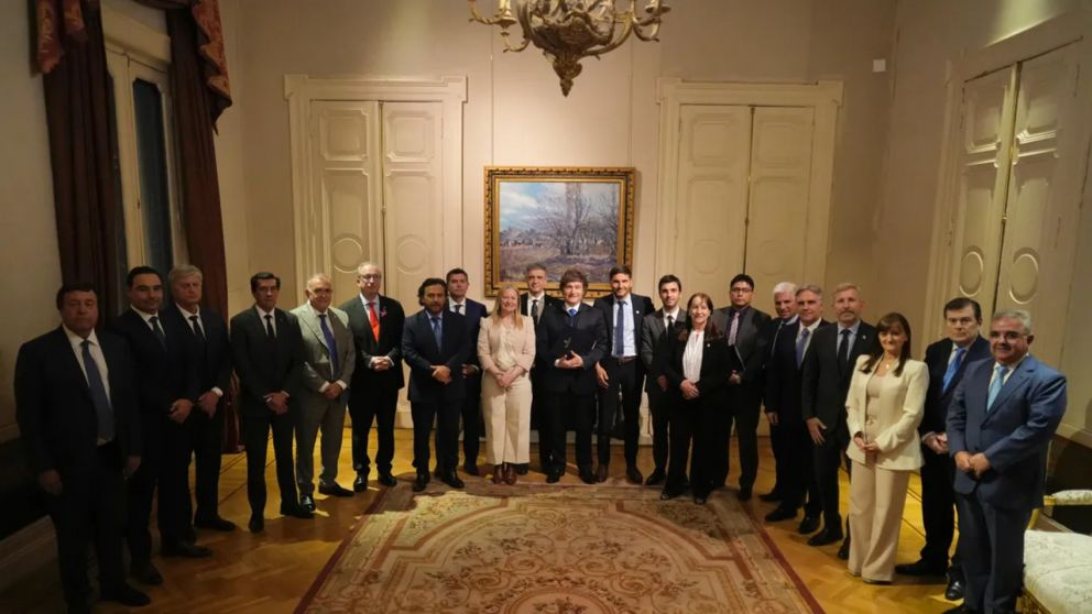 El Gobierno oficializa adelantos de coparticipación por hasta $400.000 millones para 12 provincias