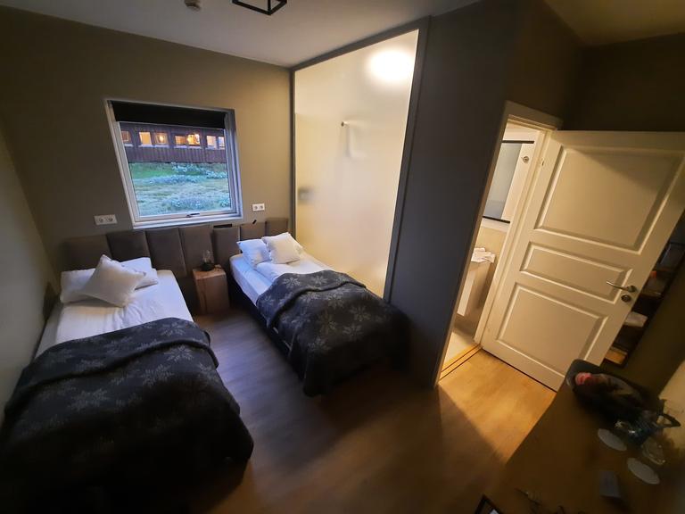 CONSTRUYENDO: Islandia increíble en 11 días. - Blogs de Islandia - Alojamientos, restauración y ropa. (4)