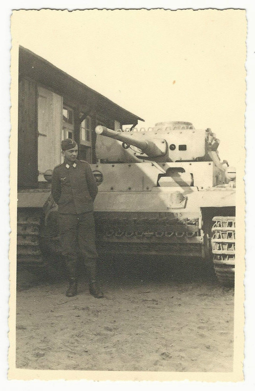 Foto in AK Größe dt. Panzer III Ausf. L mit Sold