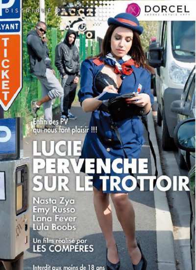 Lucie Pervenche sur le trottoir