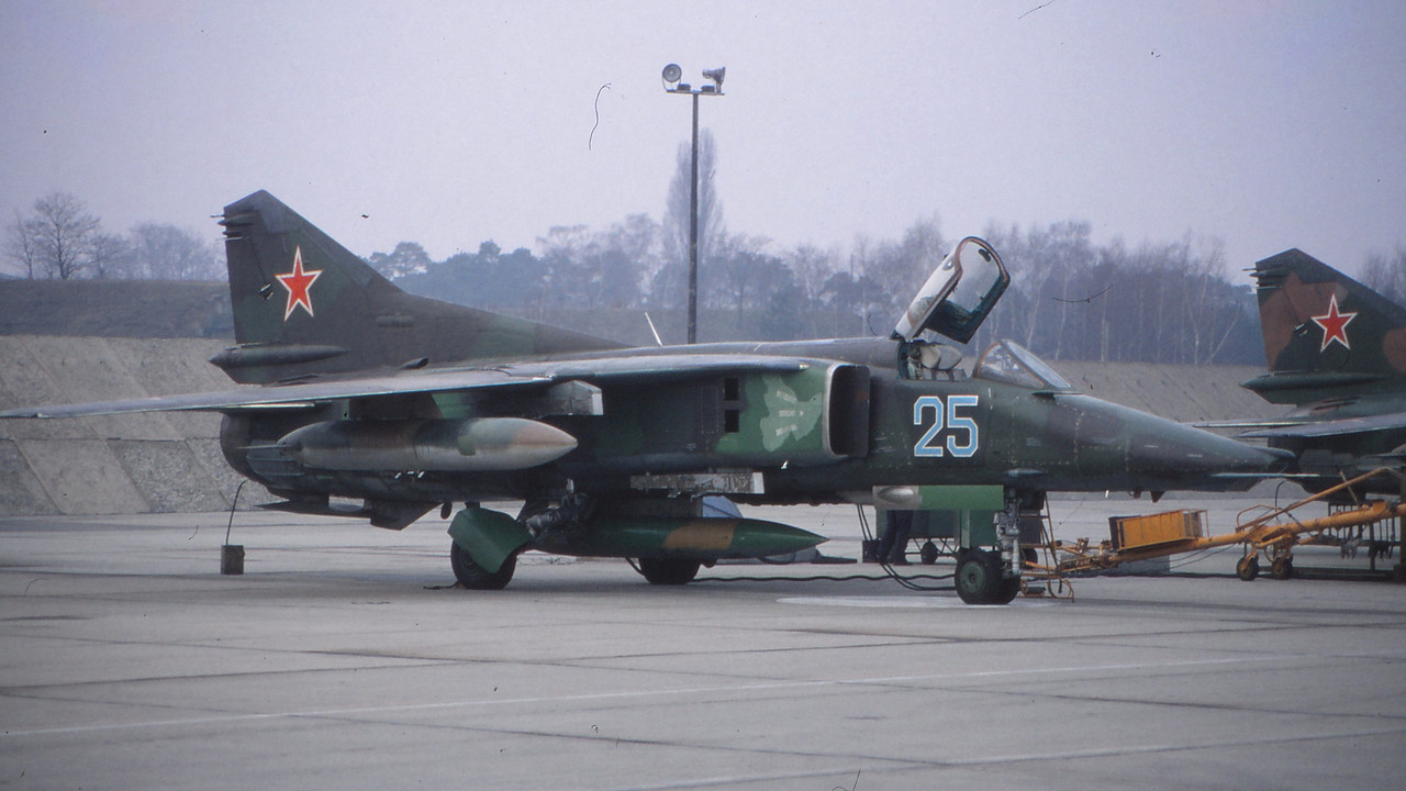 559 APIB Mig-27K 25 Blue_76802643377_2