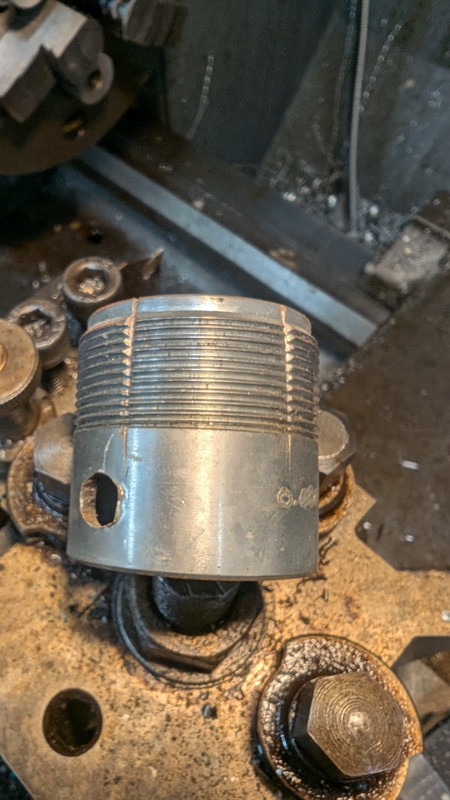 Rear hub thread size for 1972 Commando?