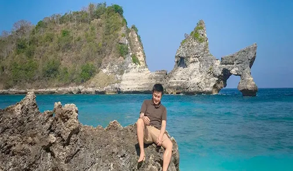 Pantai Atuh, Nusa Penida: Mutiara Rahasia Dengan Pesona Alam Memukau