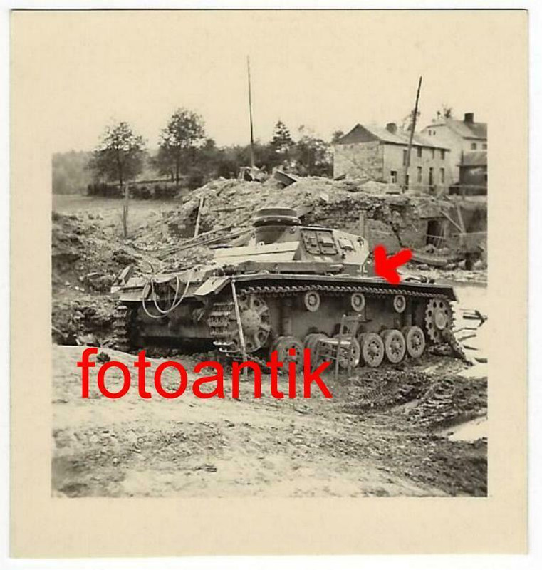 Panzer III in Frankreich bei Häuser Kampf abgeschossen, Kennung