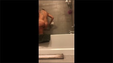 [Image: Voyeur40815124527.jpg]