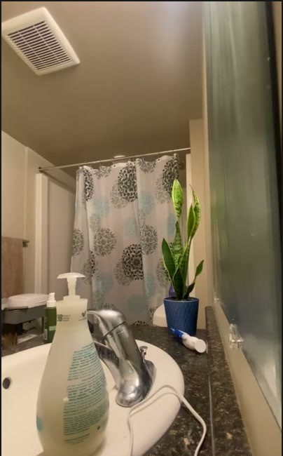 [Image: Voyeur40375132022.jpg]