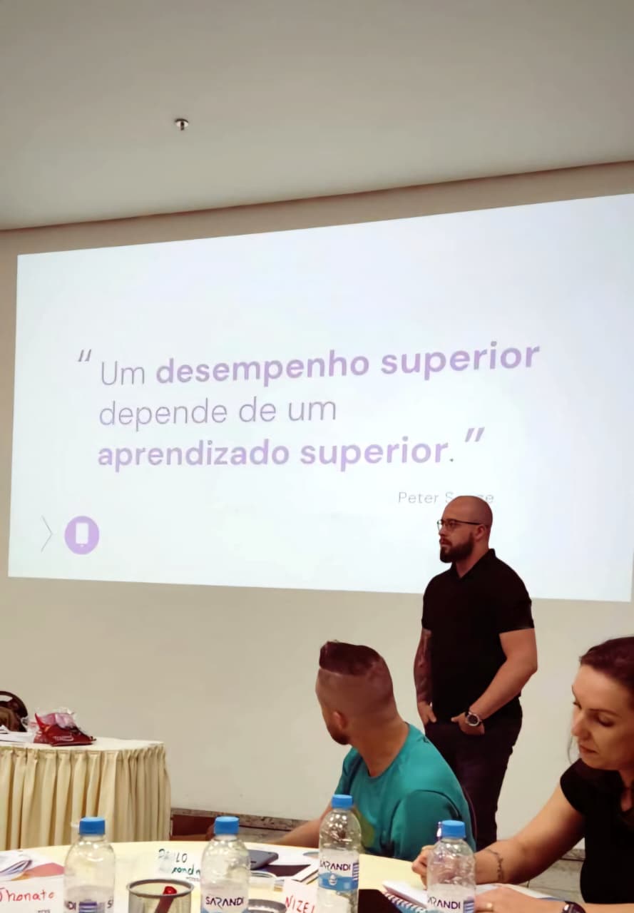 Treinamento de liderança BD Consultoria — Equipe em treinamento de campo