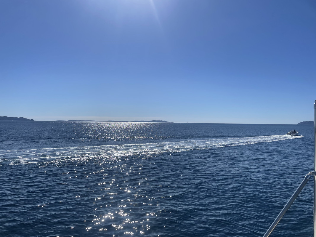 4C4494B3-2F4B-4552-AE22-093B9A4158FC