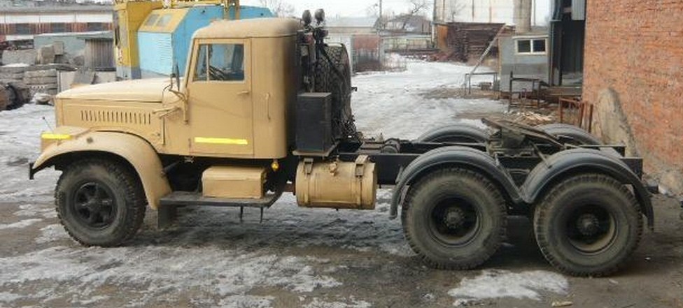 kraz_258b1_sedelniy_tyagach (2)