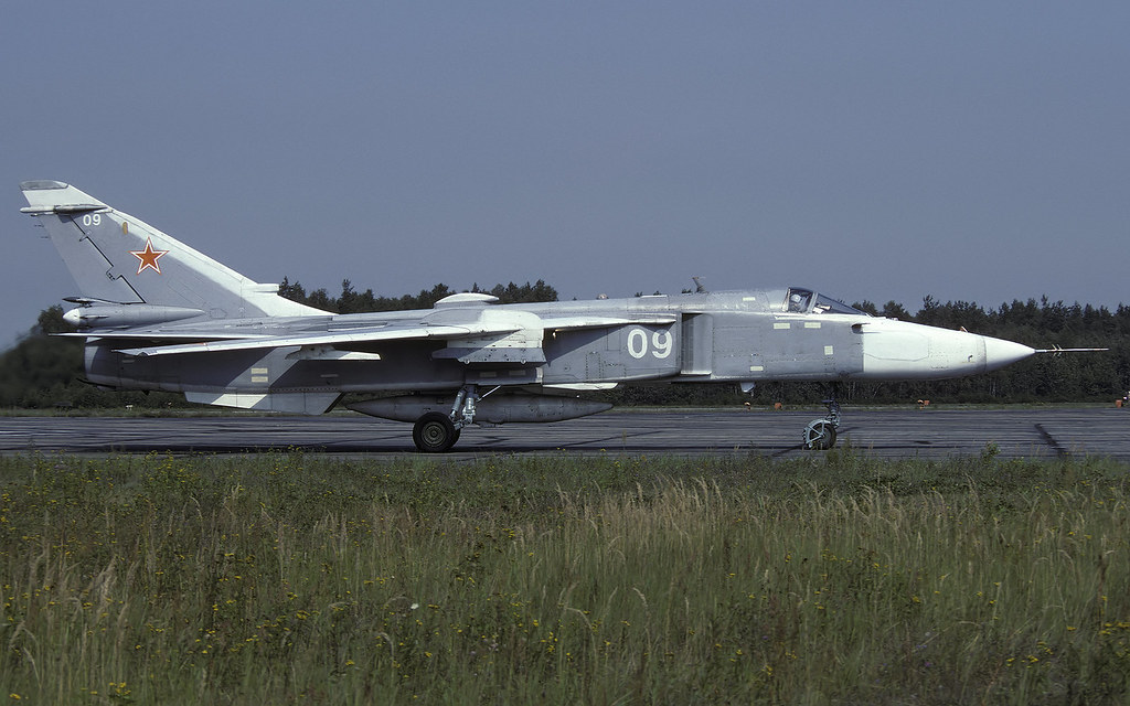 11 ORAP Su-24MR 09 White_0515317_1