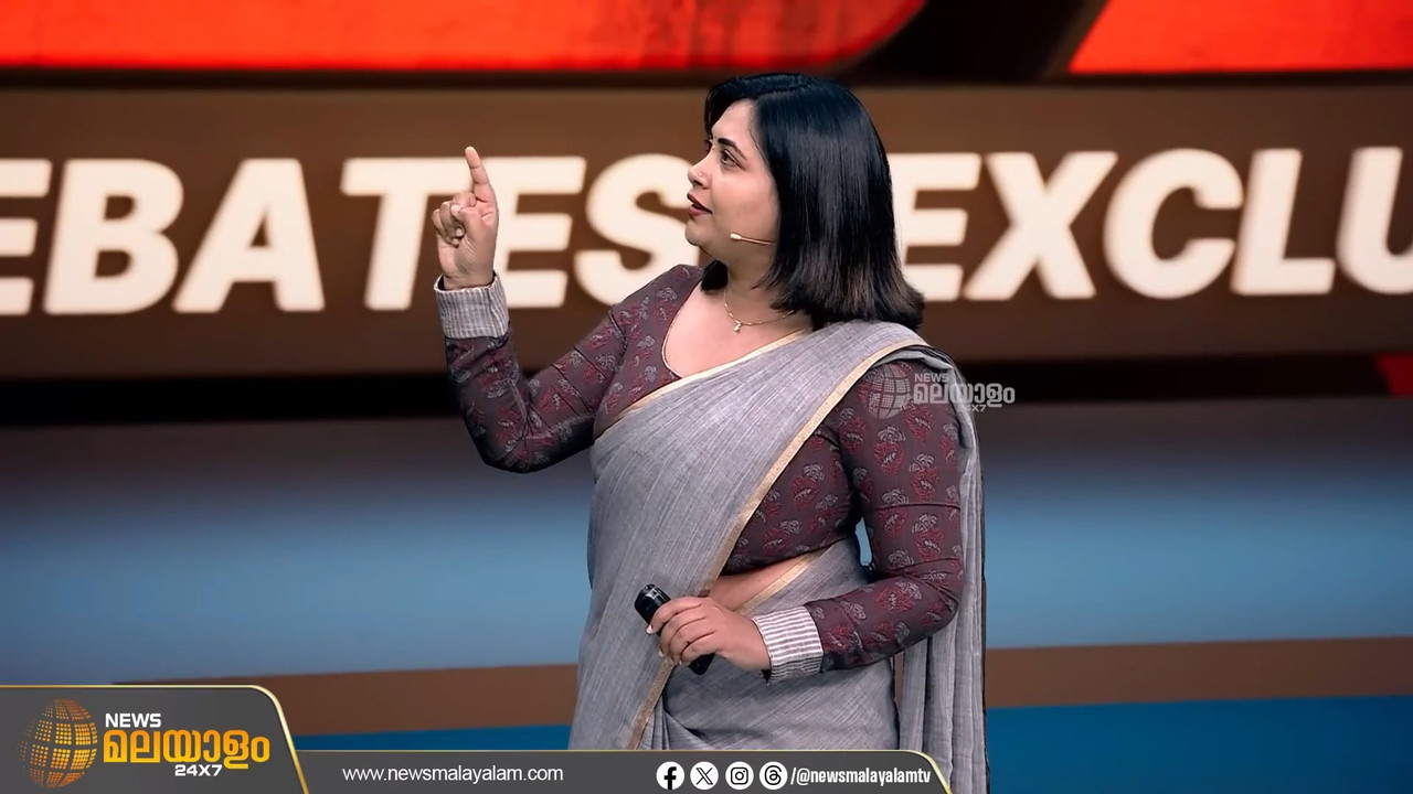 News Reader Sethu Lakshmi Sexy Huge Boobs in Saree and other Costumes mp4 snapshot 00 54 438