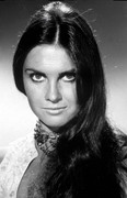 Caroline-Munro-c49