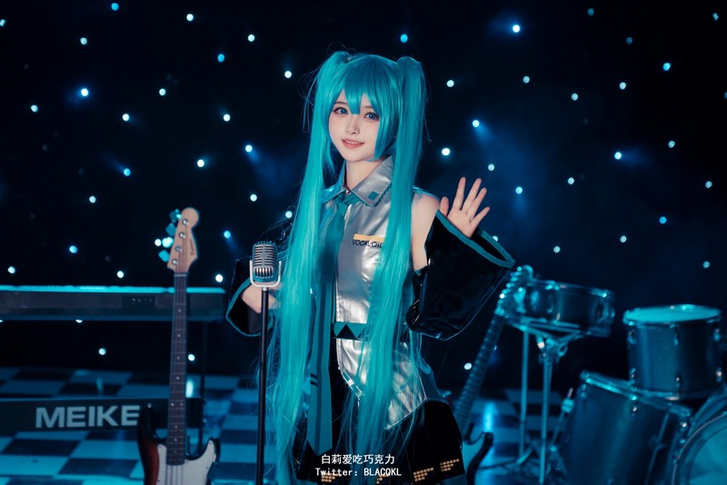 白莉爱吃巧克力 初音未来 Miku Cosplay 写真集【87P｜762MB】插图6