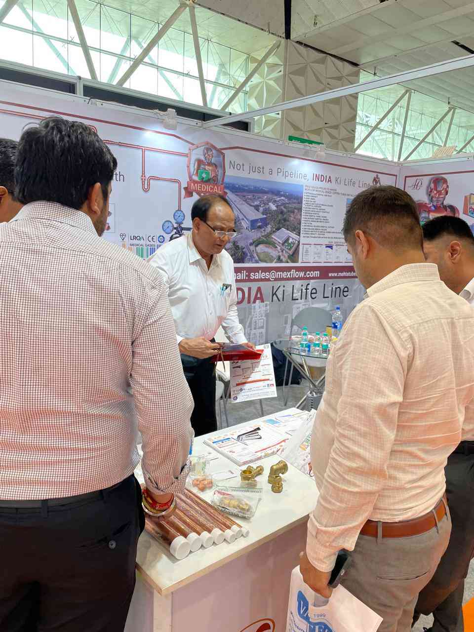 Mexflow Team with attendees at India Health Event 2024