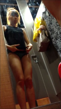 [Image: Voyeur11385085420.jpg]