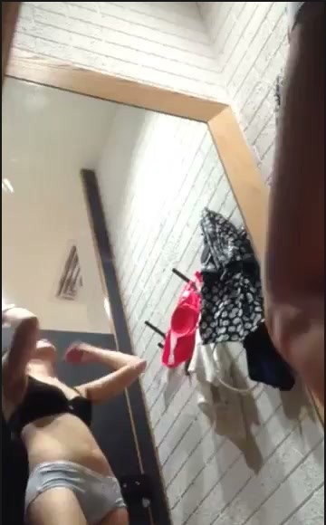 [Image: Voyeur14745115913.jpg]