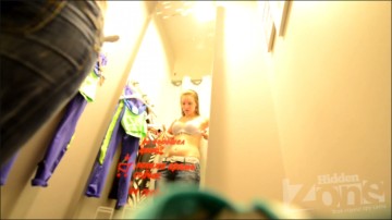 [Image: Voyeur23105102437.jpg]