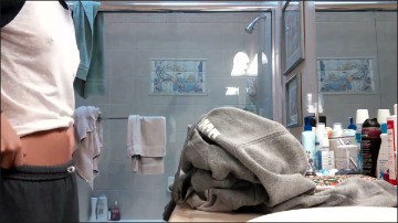 [Image: Voyeur16805150329.jpg]