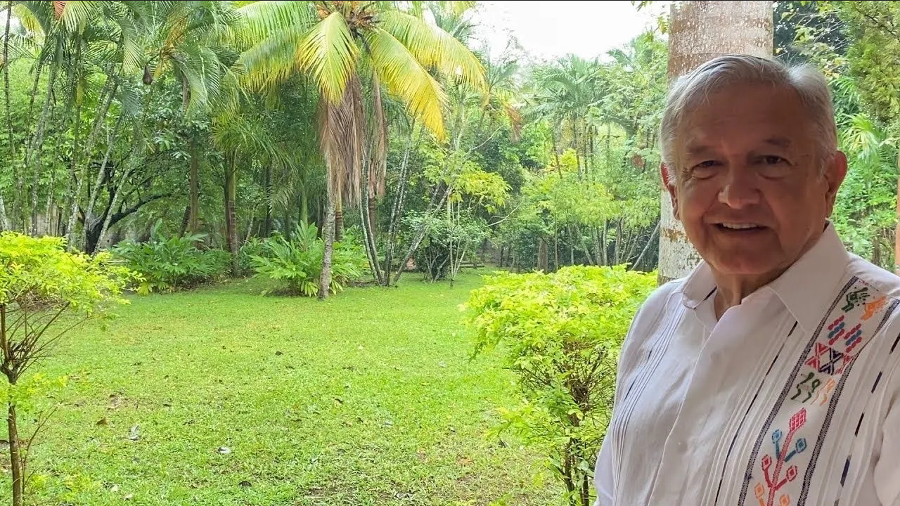 AMLO expresa optimismo al llegar a Palenque para cumbre sobre migración