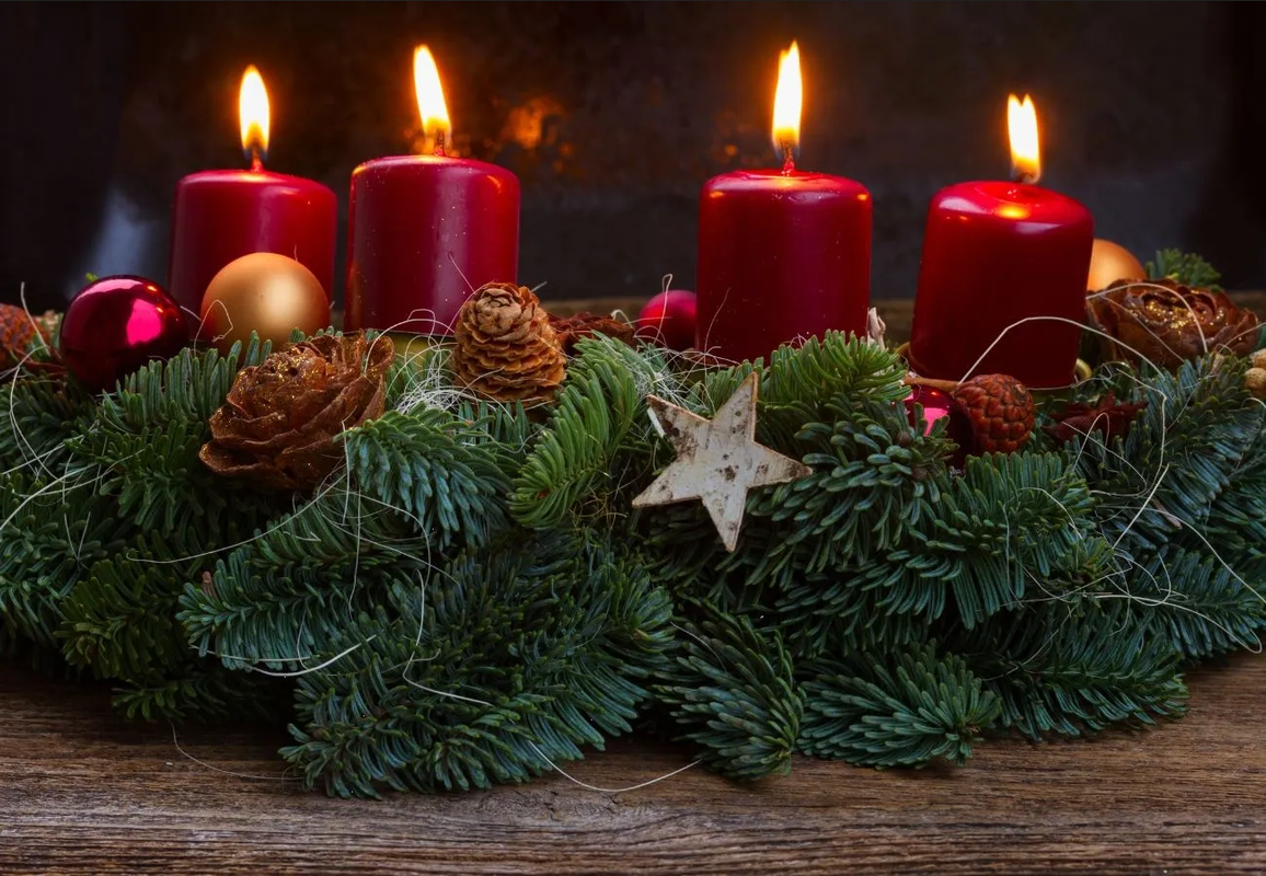 ¿Cuánto tiempo se dejan encendidas las velas de la Corona de Adviento?