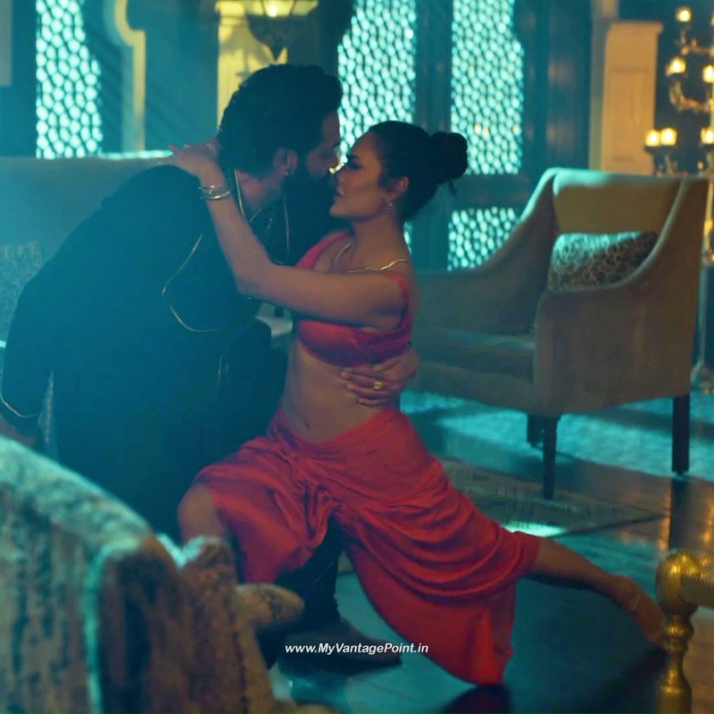 34Esha Gupta Hot in Aashram Web Series