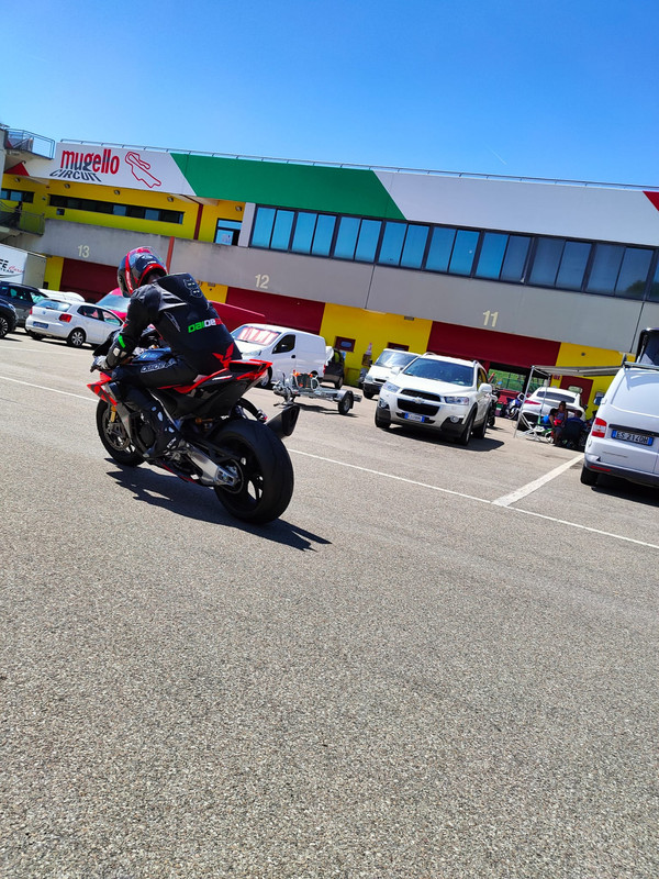 BD74C76F-69C7-45D2-858D-1D118292BB3C