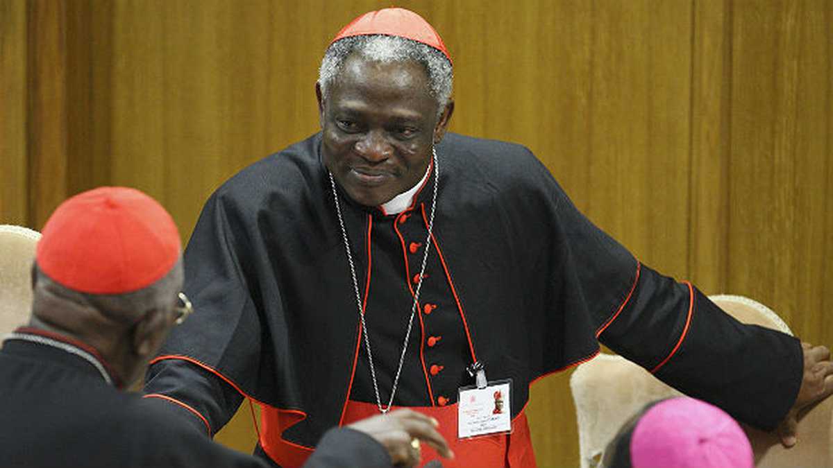 Cardenal africano de alto rango en el Vaticano renuncia abruptamente