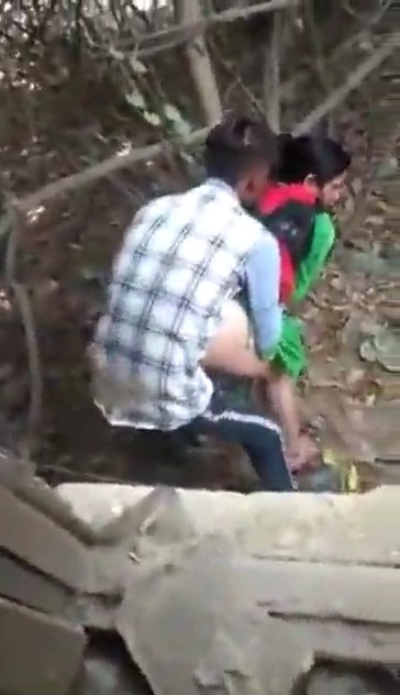Desi Couple Caught Fucking Outdoor 