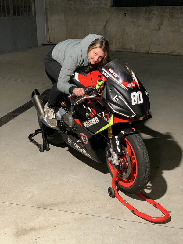 26881AA6-40BA-4B66-A895-1D1AD1D986F4