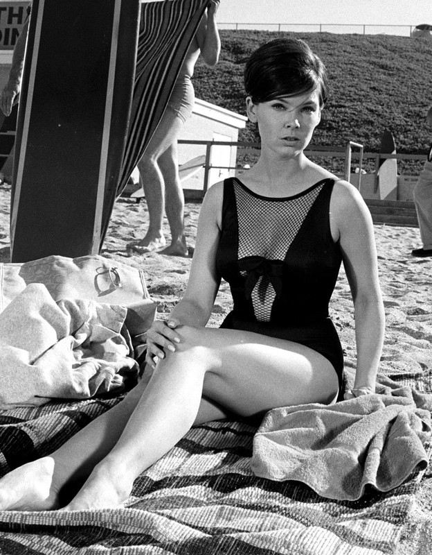 yvonne_craig_178
