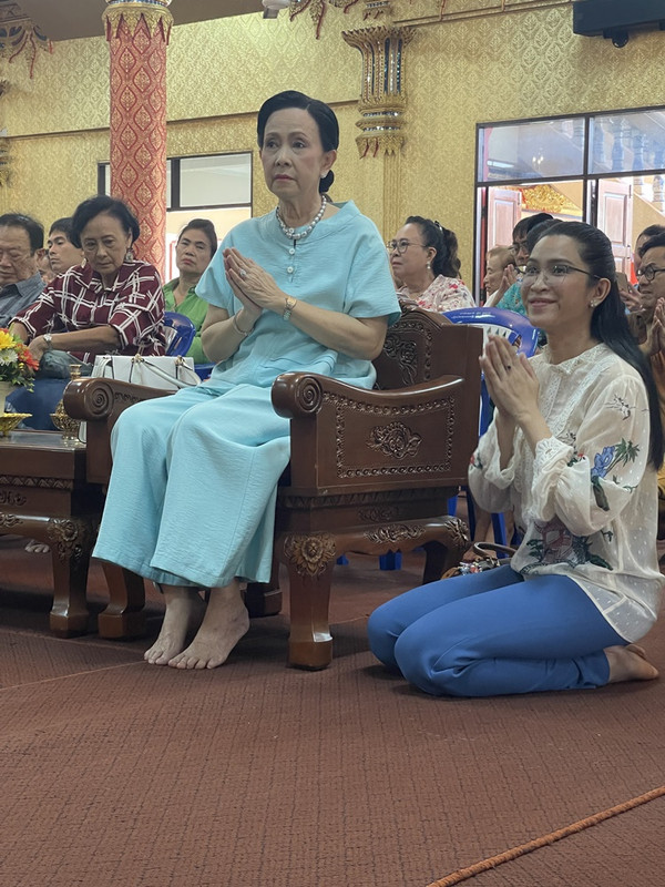 E598B0EC-2ABA-41CE-B6E4-17A5B8EA9303