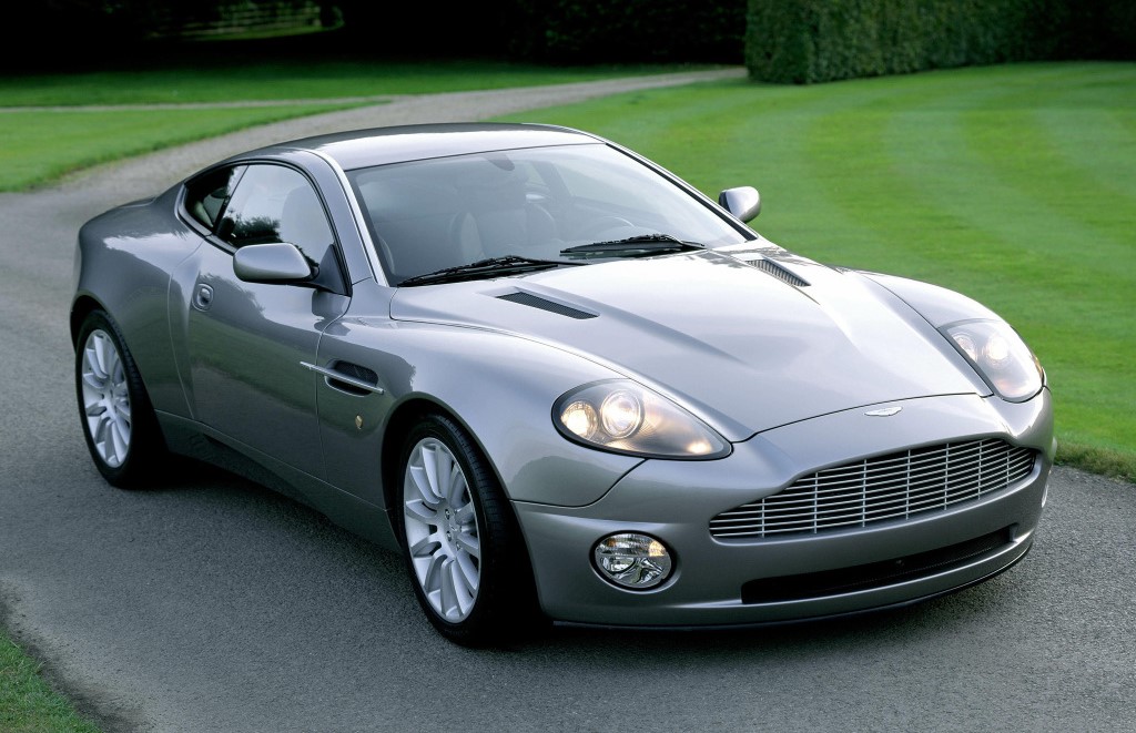 Aston-Martin-V12 Vanquish (2001-06)