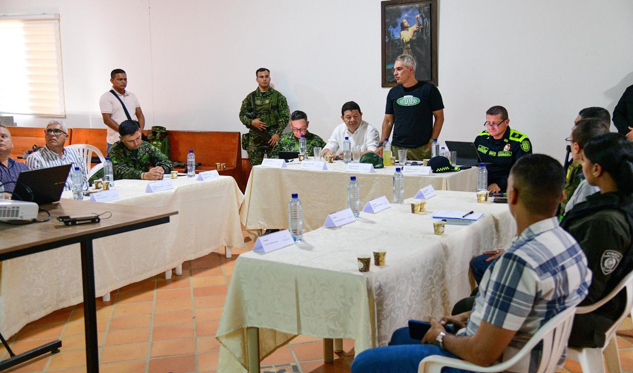 Gobernador ofrece $200 millones por alias Soldado y alias Barcelona en el Suroeste antioqueño
