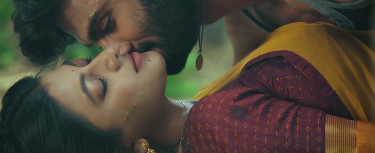 Kayal Anandhi-  Hot  Intimate Scene - Sridevi Soda Center  (23)