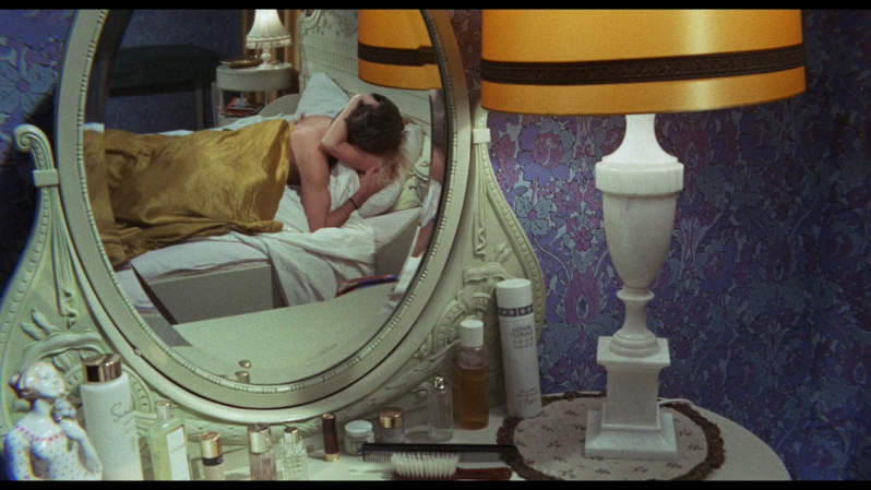 Casa D'appuntamento (1972) HDRip.VOSE.mkv_snapshot_00.09.25.315