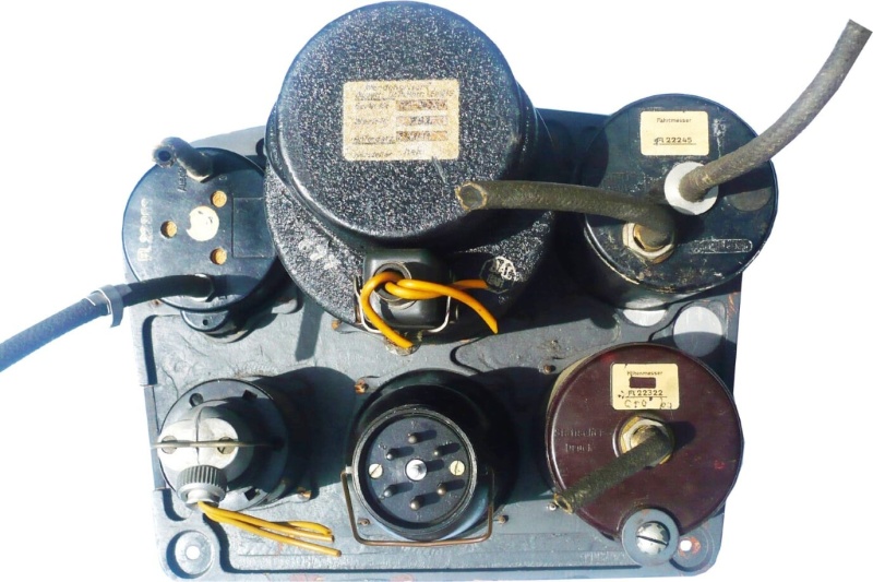 Me262-A-cockpit-blind-flying-panel-rear.