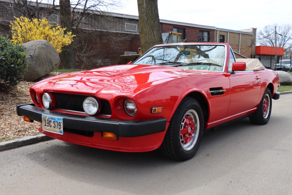 AM V8 1979