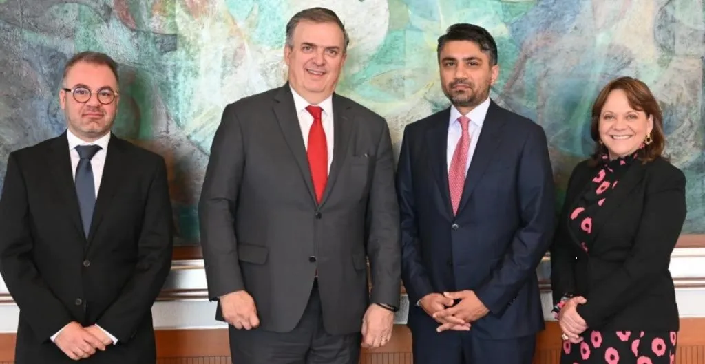 Advierte Ebrard buenas noticias por posible inversión de Tesla en México