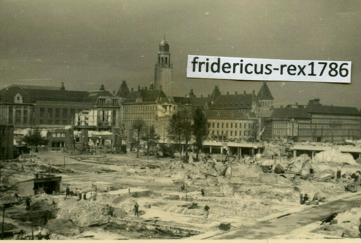Foto WH zerstörtes Rotterdam Ruinen Häuser Niederlande Holland 1940..
