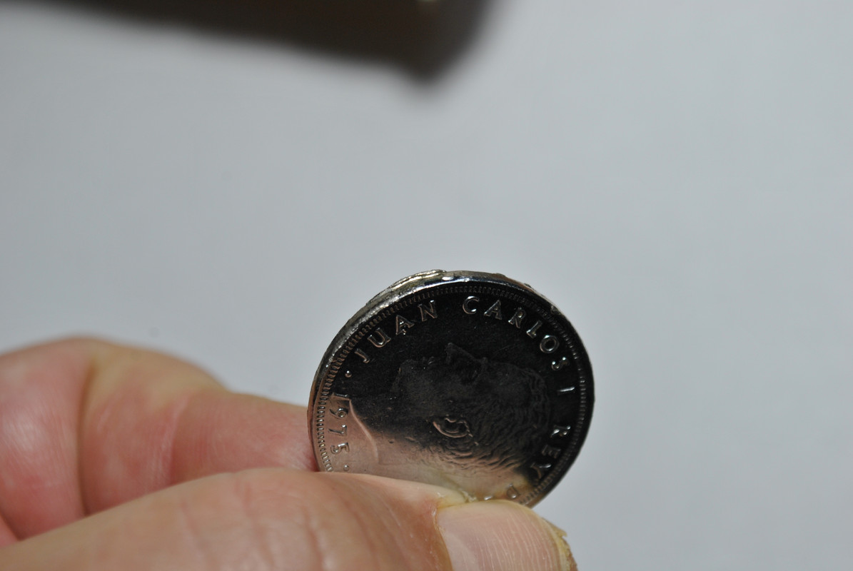 Moneda falsa de 25 pesetas de Juan Carlos 1975 (76) DSC-1312