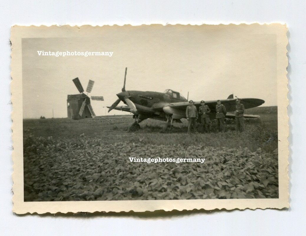 Foto Russland russische Windmühle Mühle Windmill Mill Flugzeug Soldaten