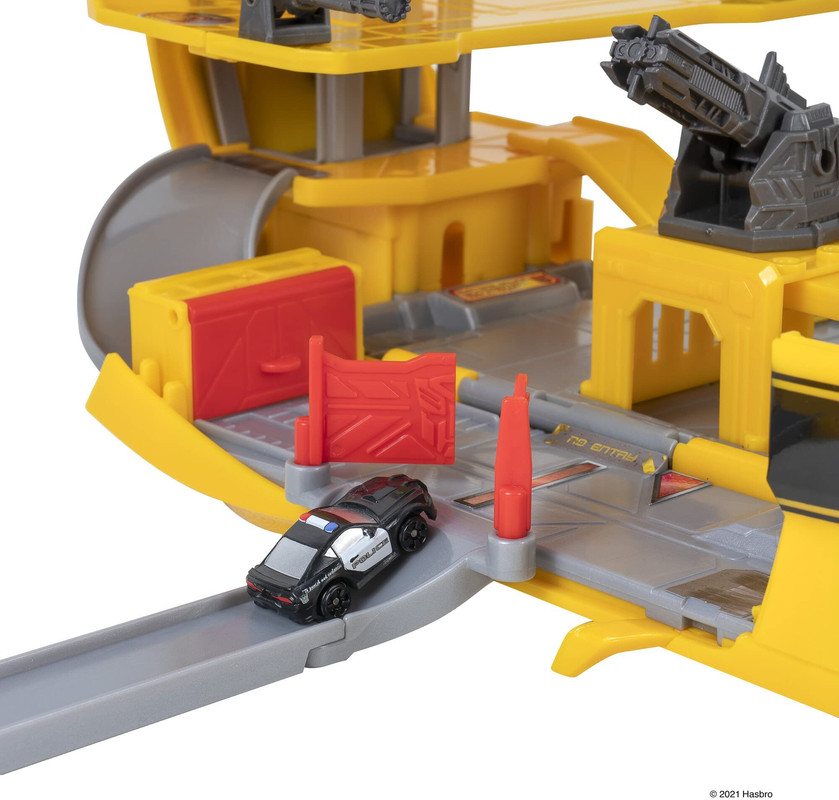 02-Micro-Machines-Bumblebee-Playset-01