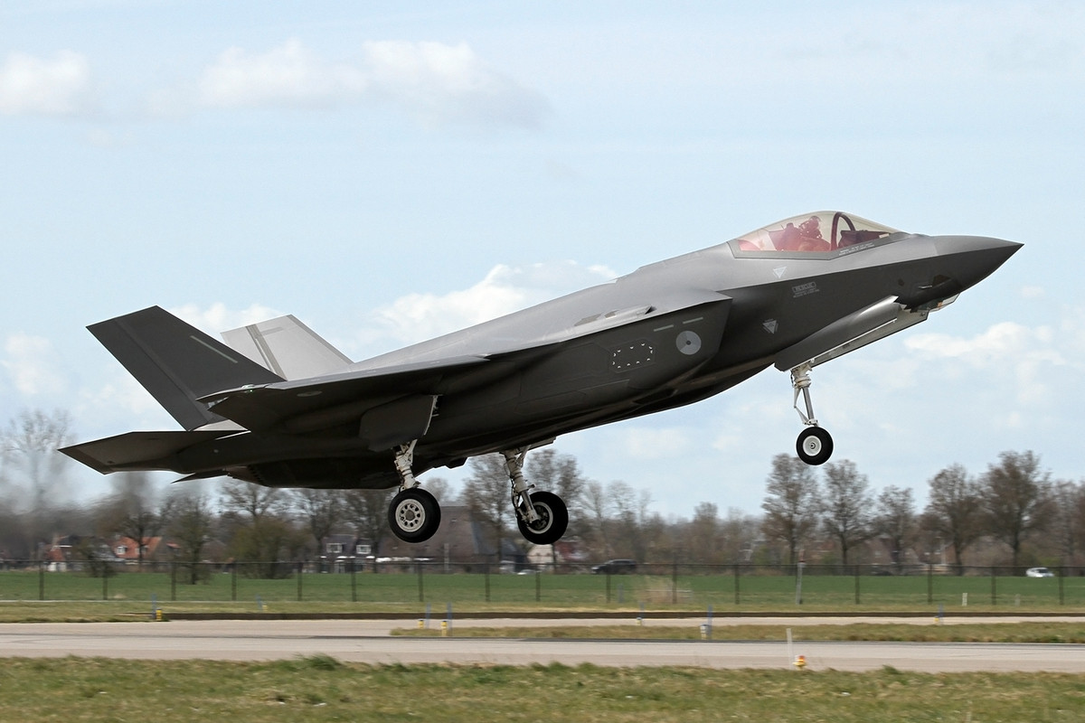 349_F-35A_KLu_F-011_322 sq