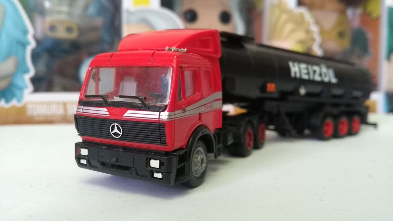 Mach (2305)