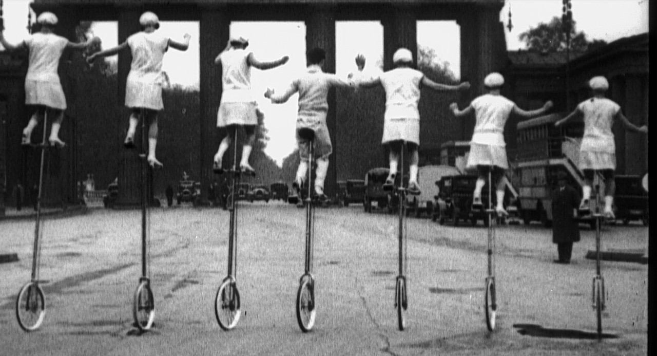 Zelig (1983) [US transfer] [Twilight Time].mkv_snapshot_00.28.34_[2021.11.21_19.48.20]