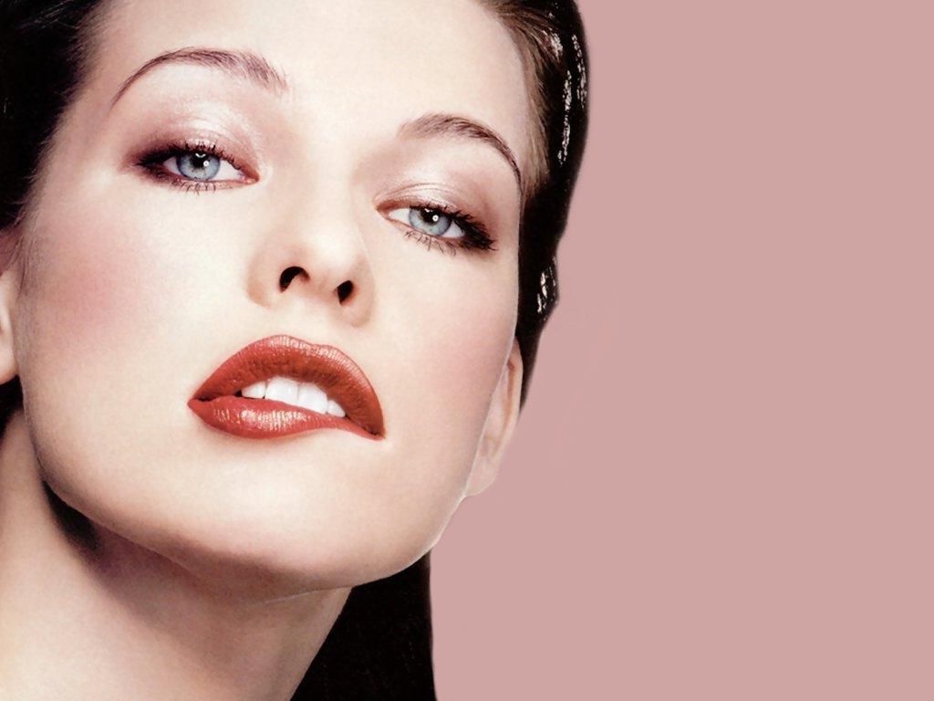 http://free-photo-download.info/free-photo-downloads/wallpapers/superstars/image/milla_jovovich,_model.jpg